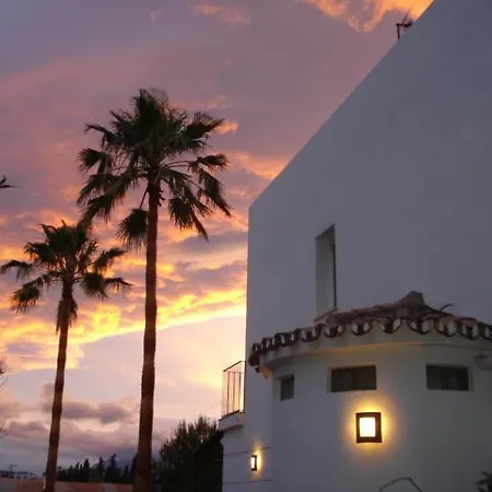Casa Puerto Banus לינה וארוחת בוקר מארבלה